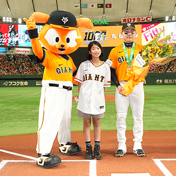 花束プレゼンター